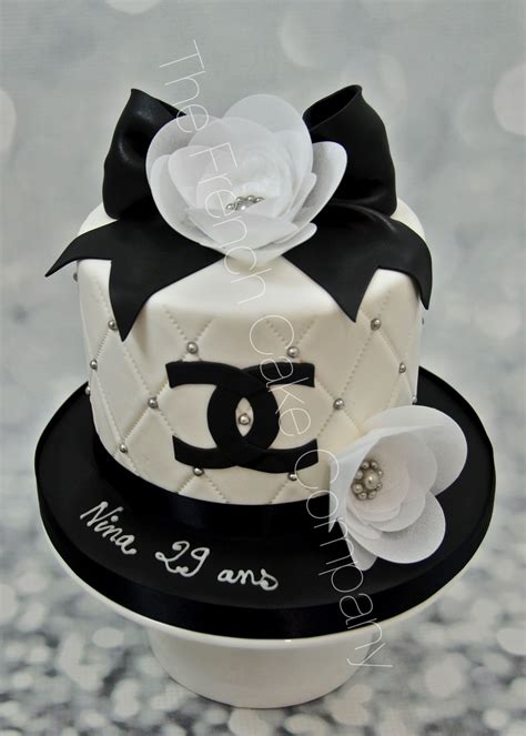 gâteau d'anniversaire chanel|24 idées de Gâteau anniversaire chanel .